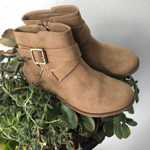 My Place/Girls Ankle boots. Sz 13  Tan color
